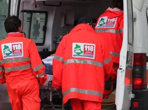 Sassari, paziente dà una testata al medico del 118 e gli frattura il naso