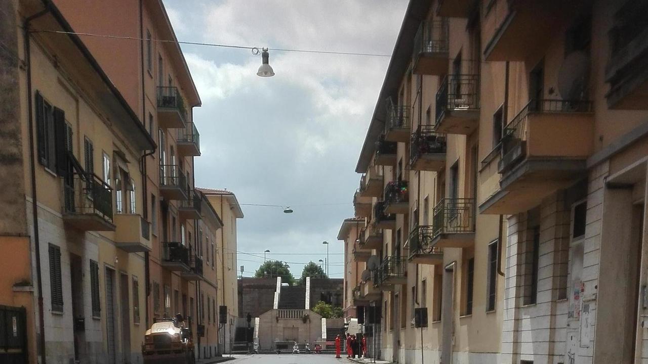 Finite le asfaltature in via Fratti Ora la segnaletica