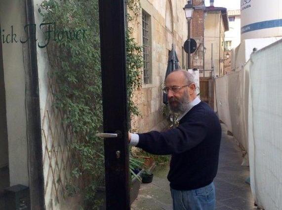Venerdì incontro aperto al bar “imprigionato”
