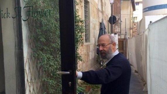 Venerdì incontro aperto al bar “imprigionato”