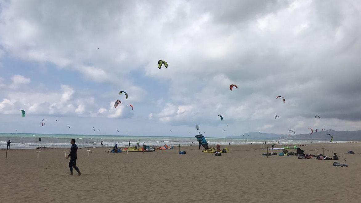 Kiters a frotte, ma le concessioni sono chiuse