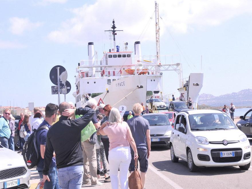 Info point chiuso nei primi ponti, dipendenti comunali sotto accusa