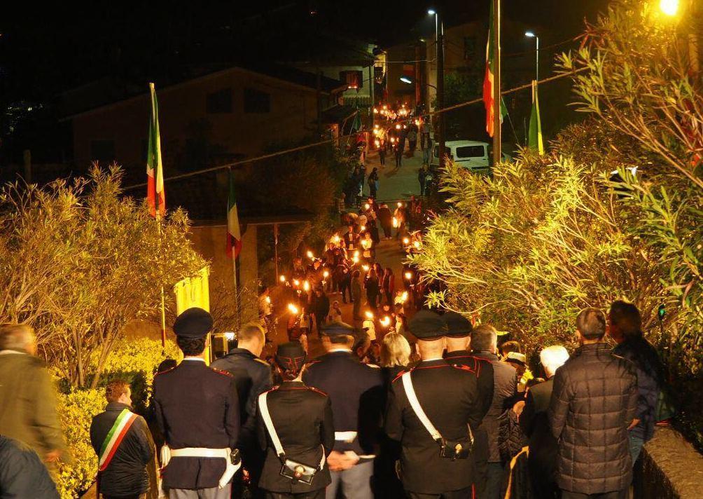 A Marignana con le fiaccole e i fuochi d’artificio