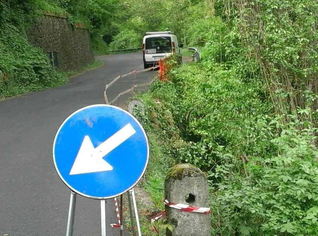 Strada poco sicura, l’ex sindaco Uberti precipita con l’auto 