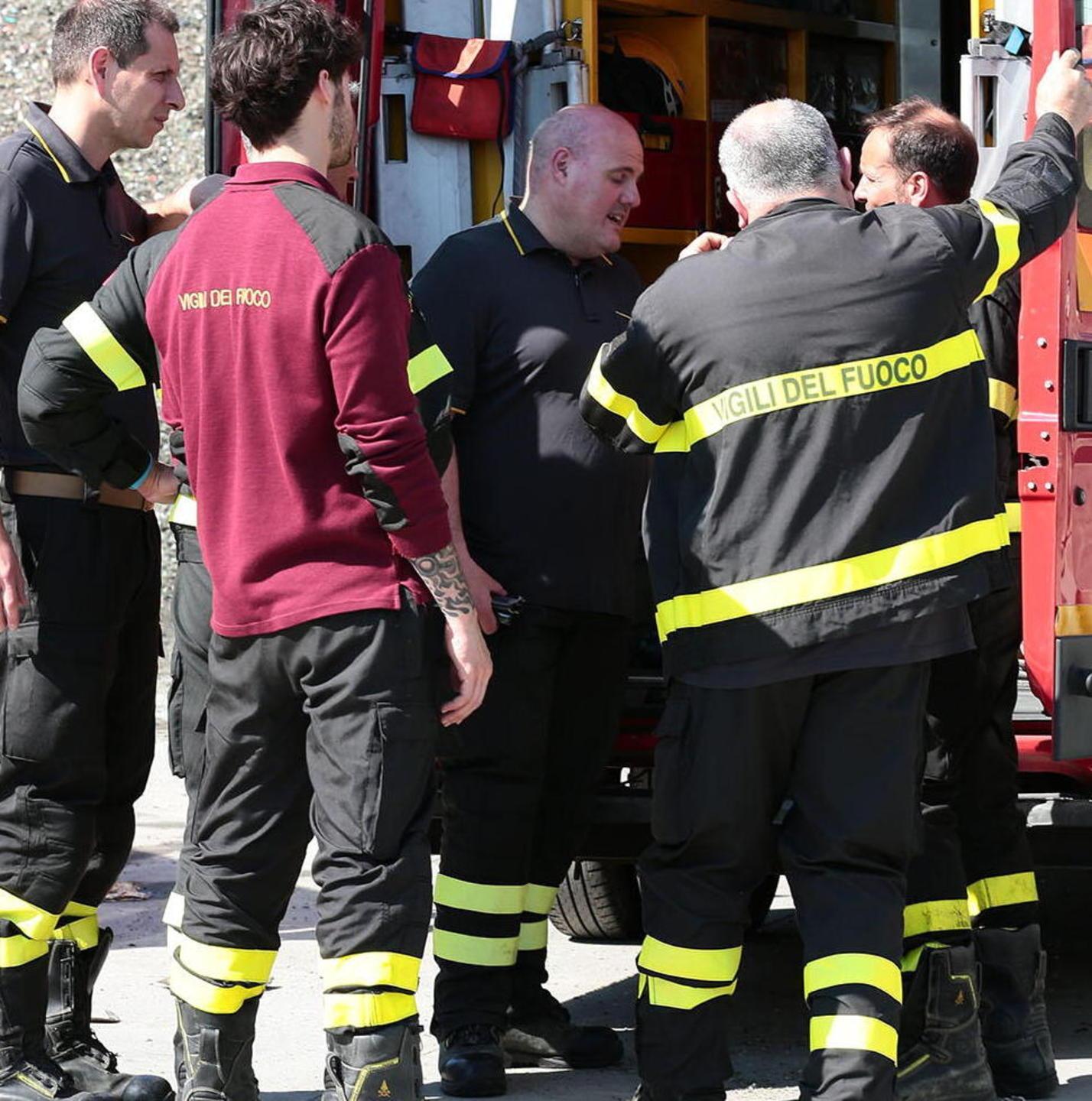 Muore a 23 anni nella scarpata per recuperare la tenda volata