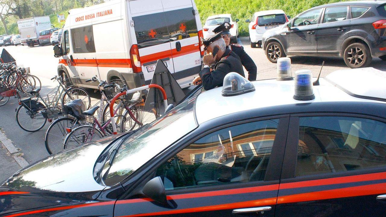 Voleva gettarsi, salvata sul ponte