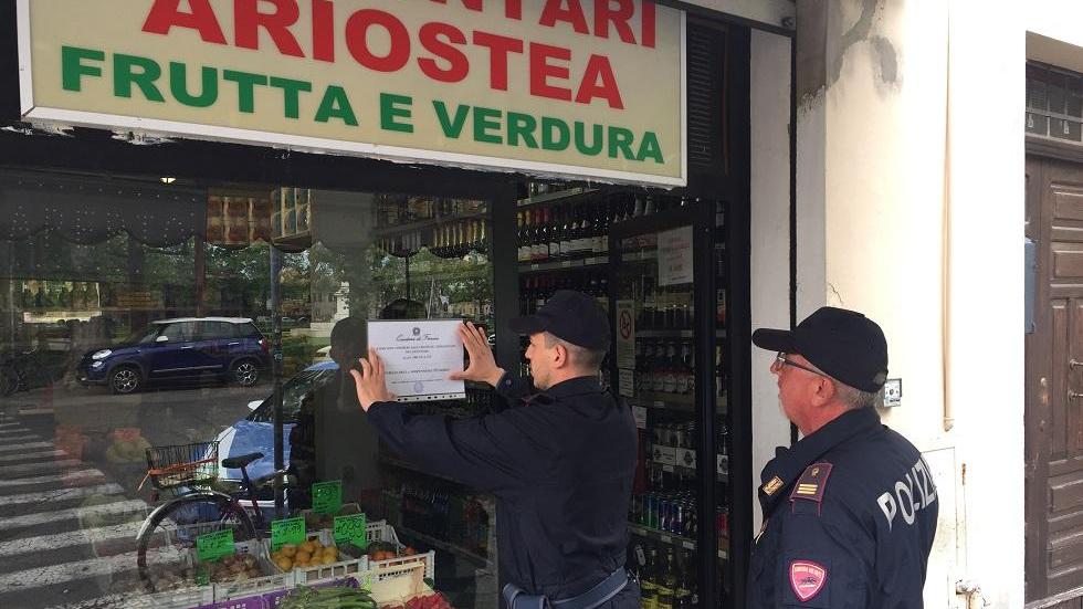 Vendevano alcol a minorenni, chiusi due minimarket