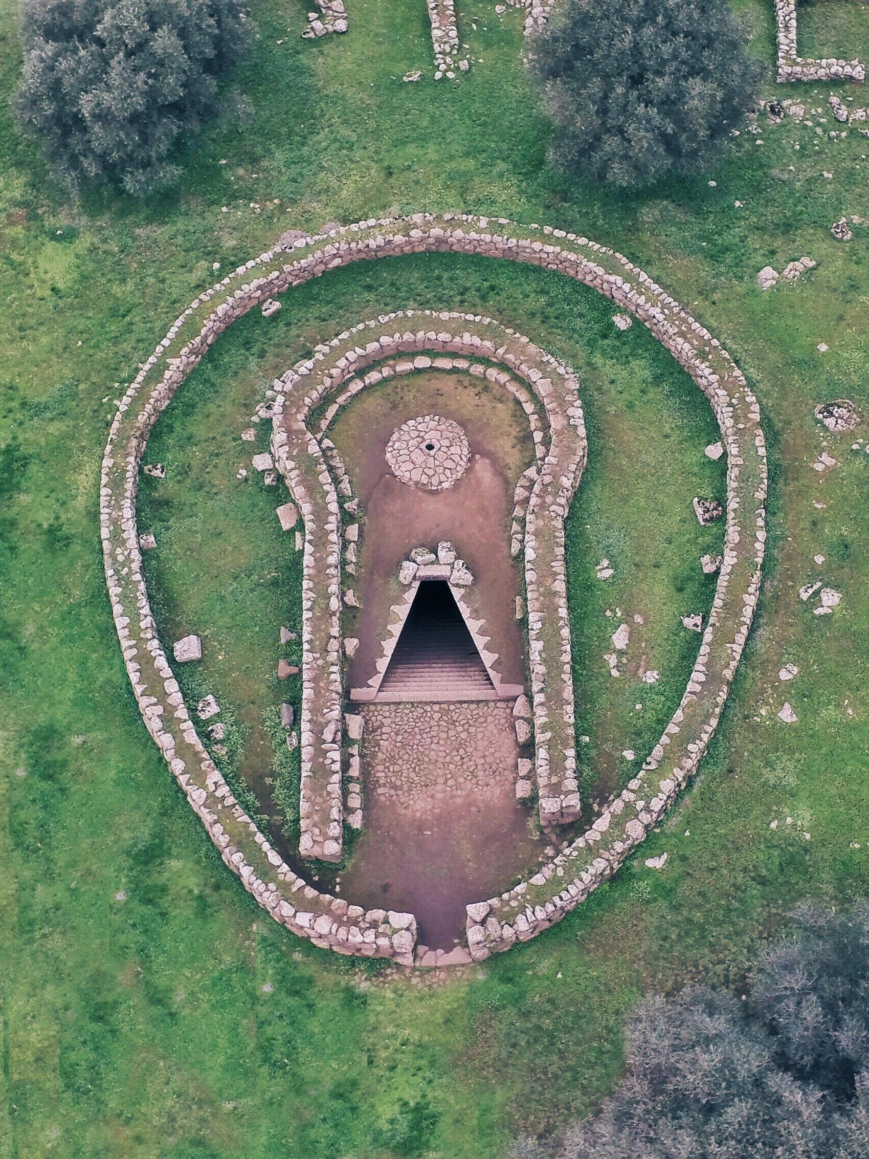 Il pozzo sacro di Sant Cristina (foto Maurizio Cossu)