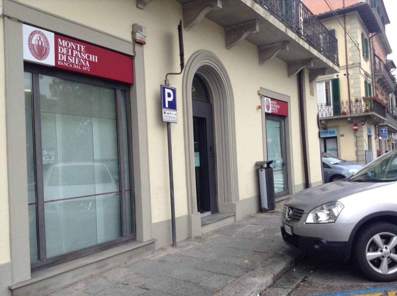 I lavoratori di Banca Etruria controdenunciano i risparmiatori