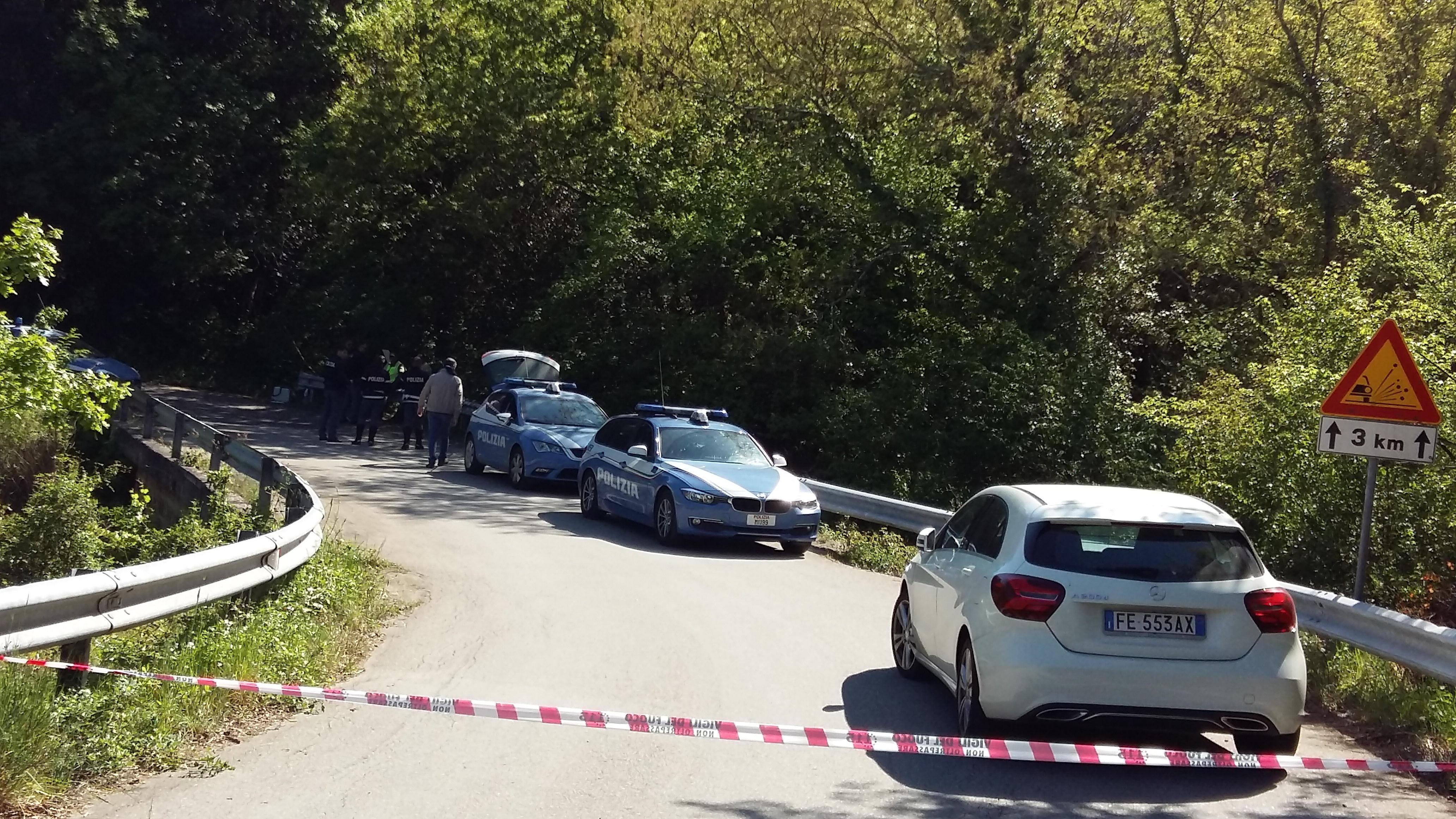 Ciclista trovato morto nel burrone, c’è un indagato  