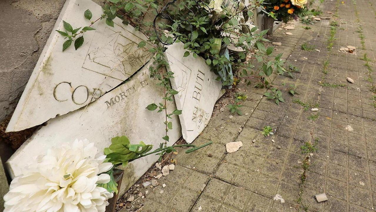 Il Monumentale della vergogna: crolli e siringhe