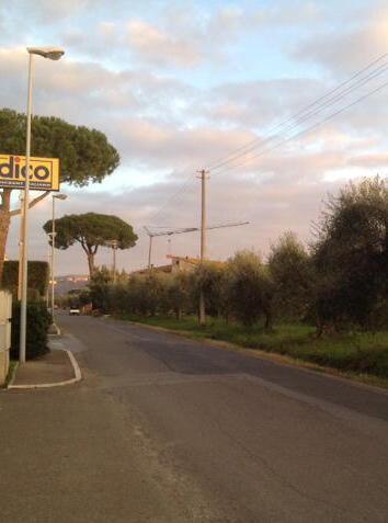 Piana degli olivi in stallo il progetto del centro servizi 