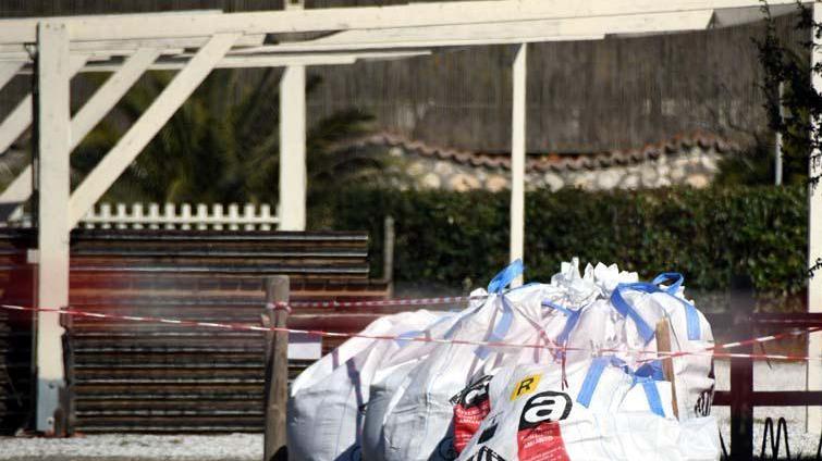 «I balneari rimuovano l’amianto lungo i varchi»