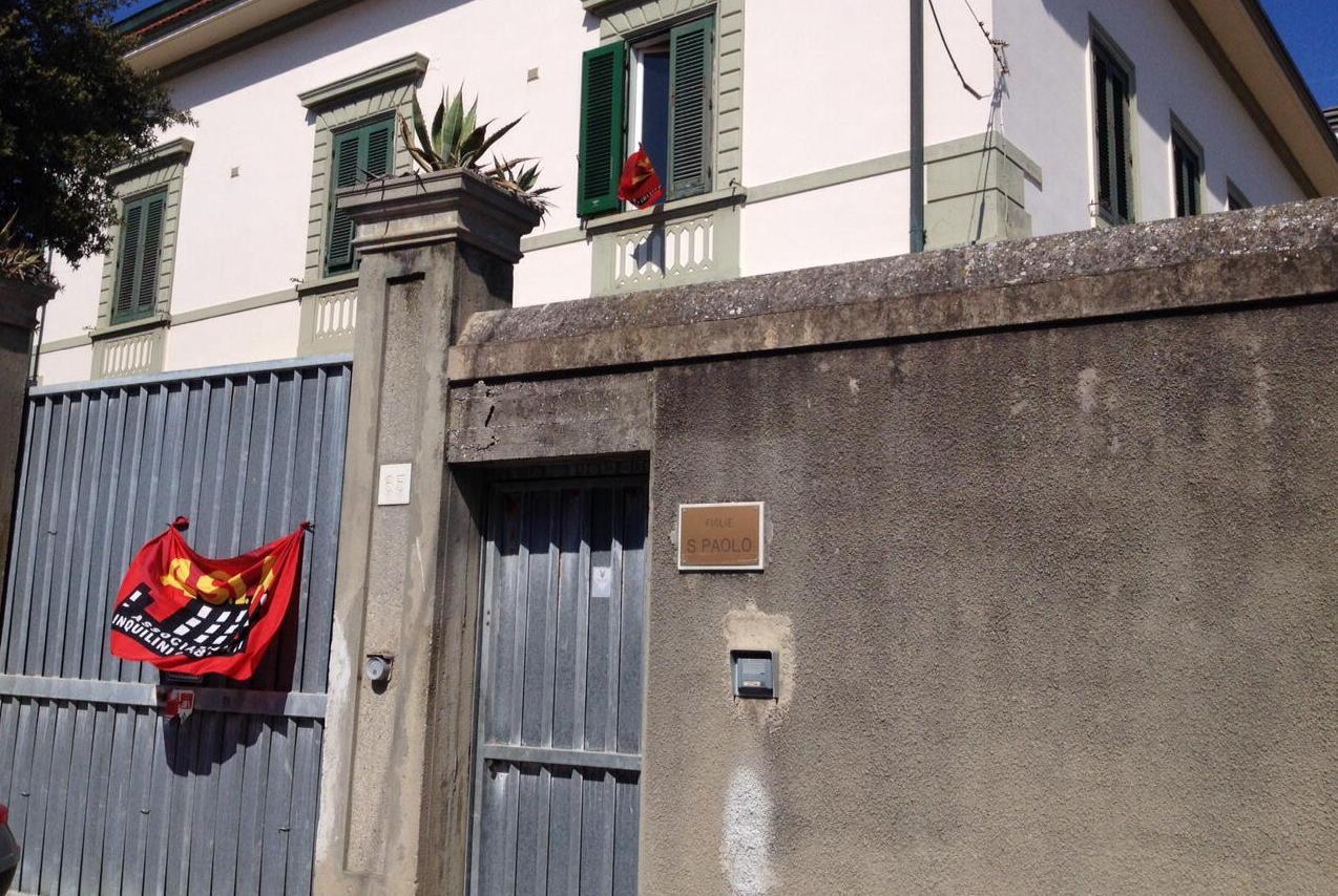 Via Corcos, si allenta la tensione Suor Spiezio va dagli occupanti