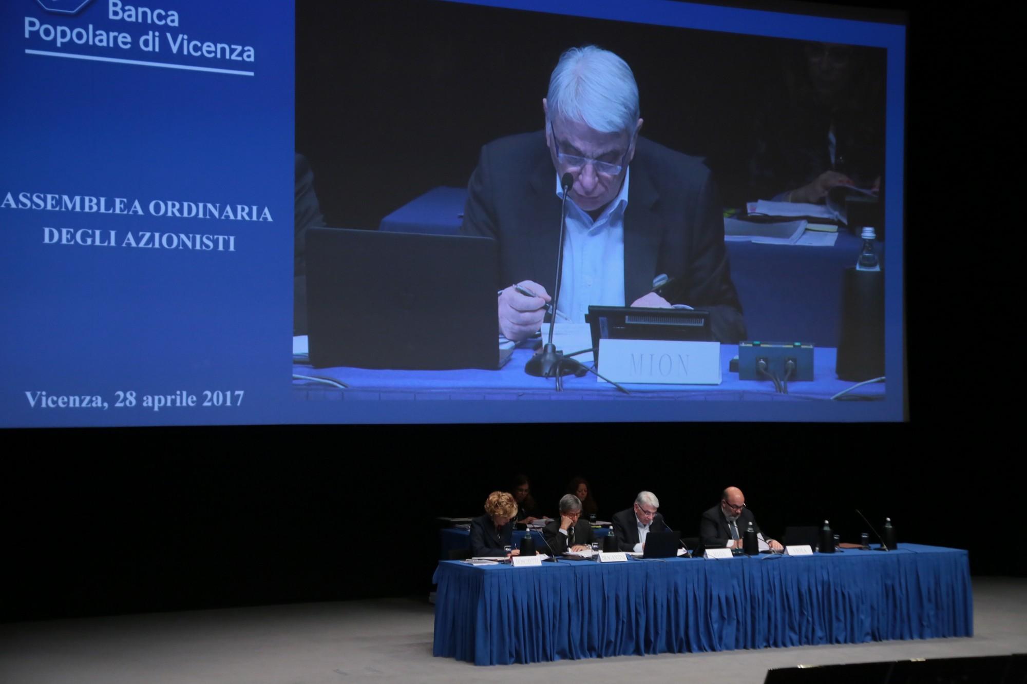 L'assemblea della Popolare di Vicenza alla Fiera di Verona