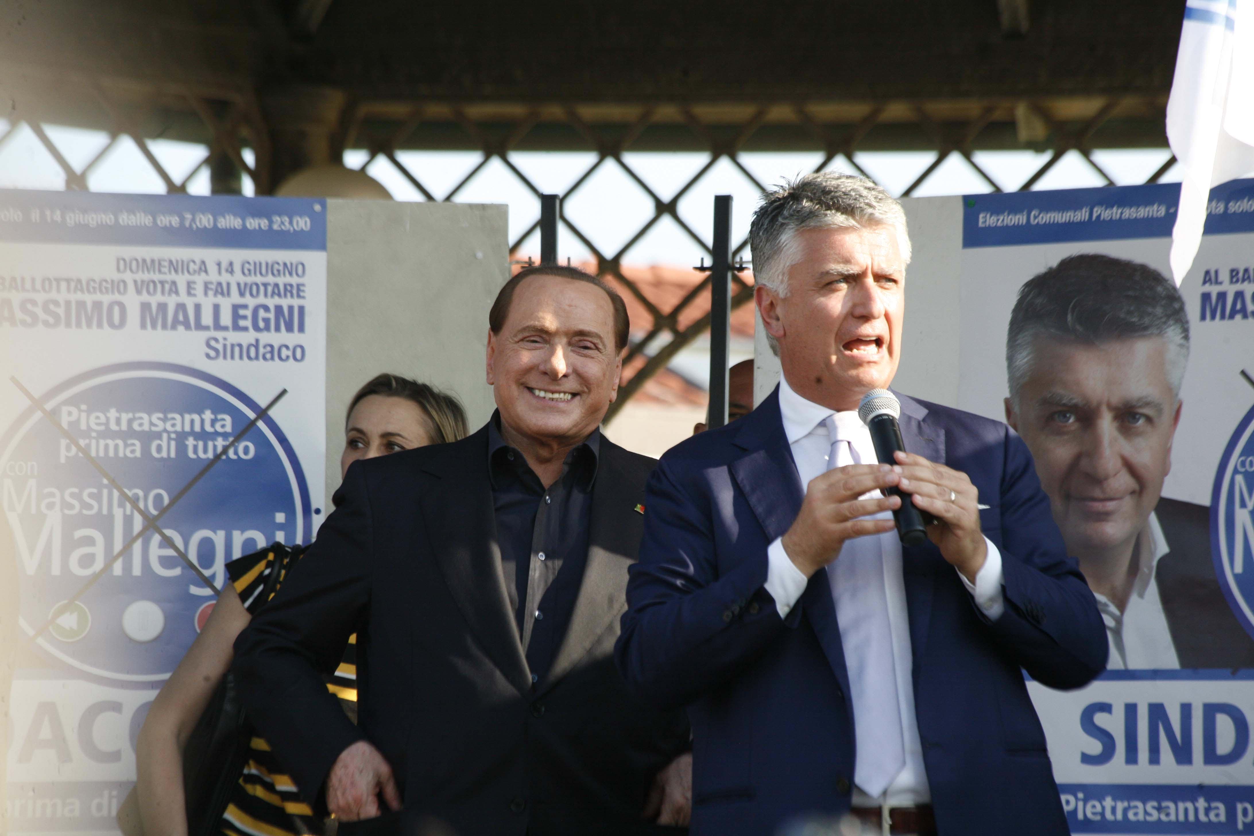 Salta la visita di Berlusconi a Pietrasanta