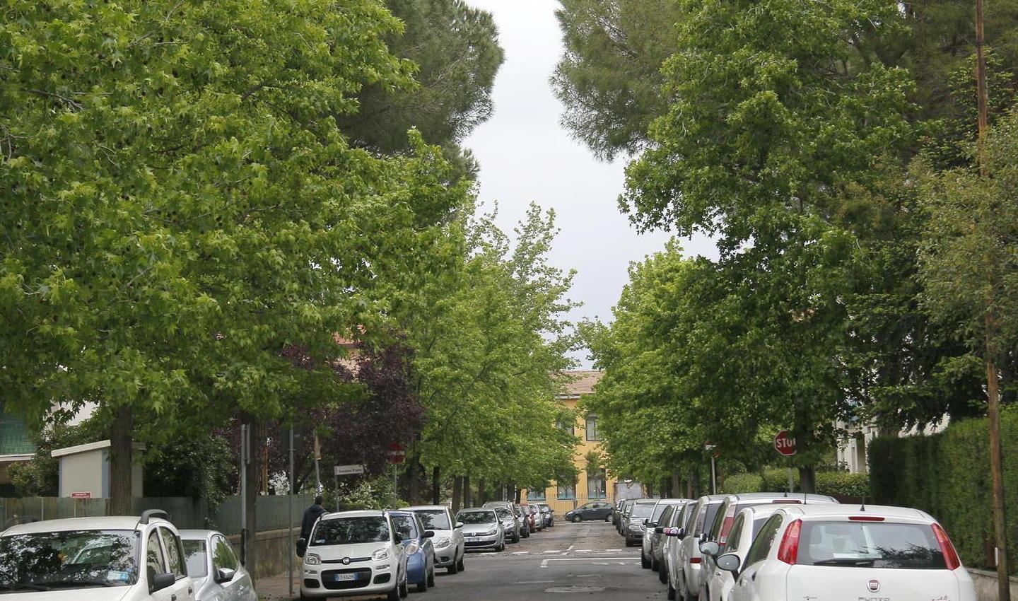 Zona di via Piave, sosta selvaggia e furti nelle auto 