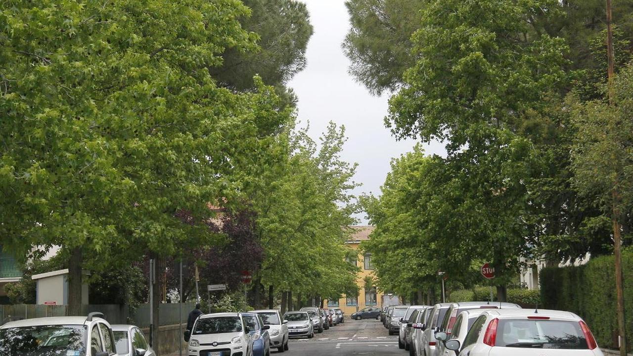 Zona di via Piave, sosta selvaggia e furti nelle auto