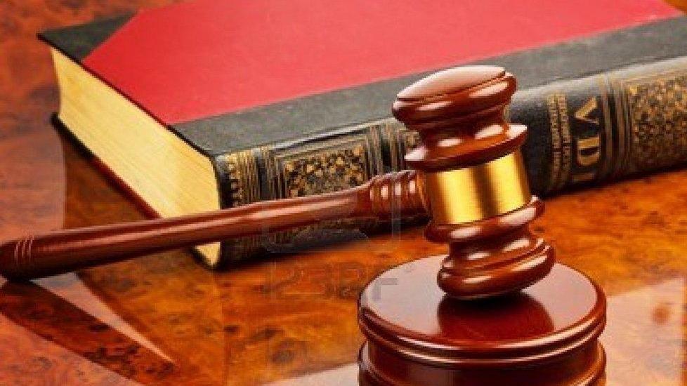 Bolli e contributi unificati mai versati, tabaccaia nei guai