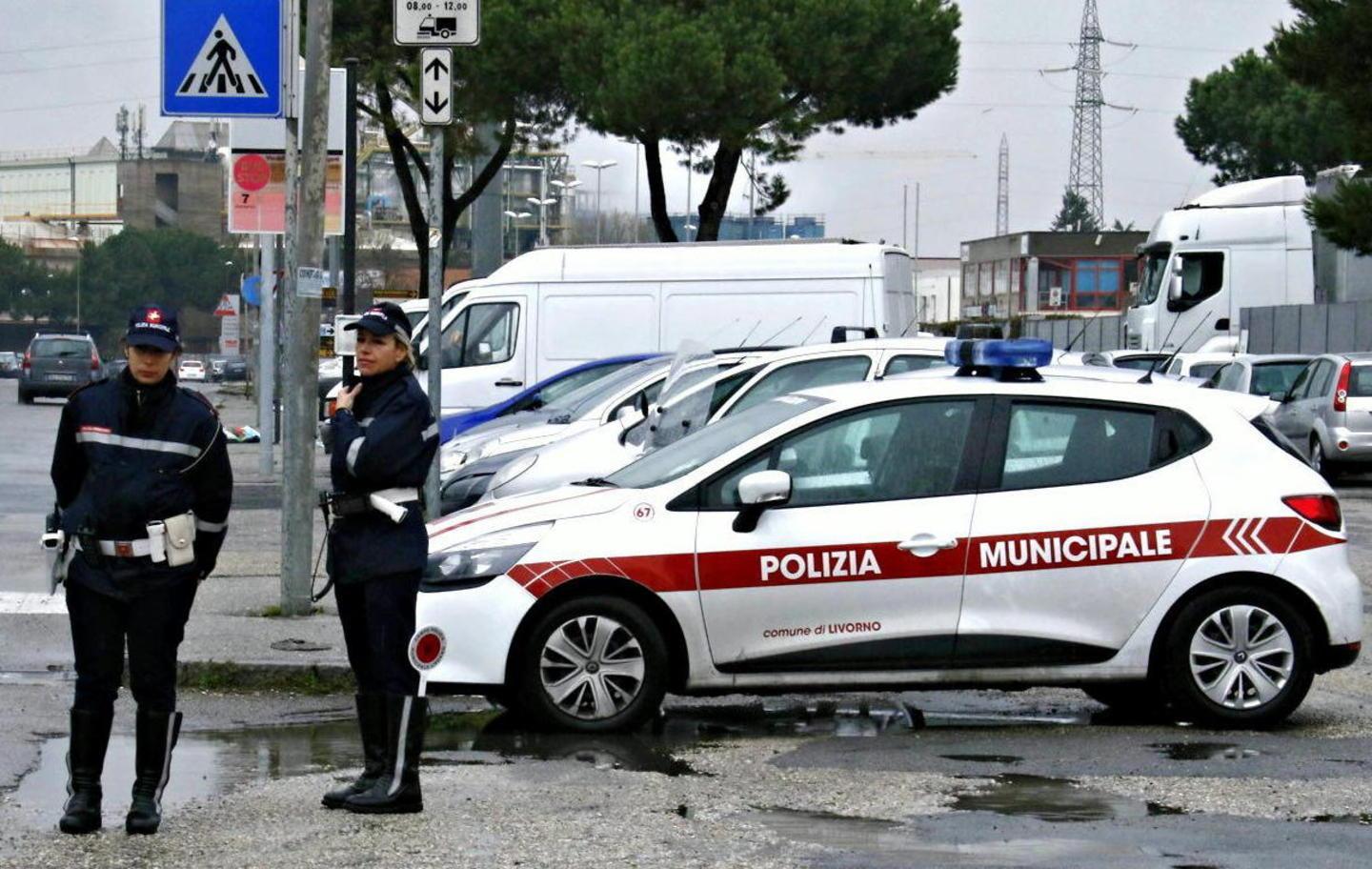 Scappa all’alt, commerciante nei guai  
