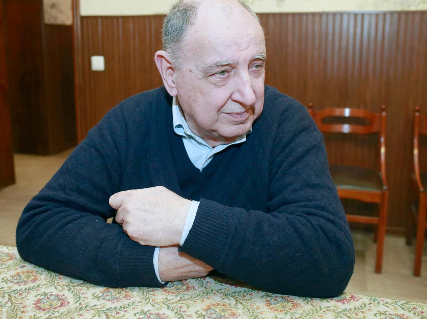 Don Gianni: «Mai visto prima» E per i vicini è uno sconosciuto
