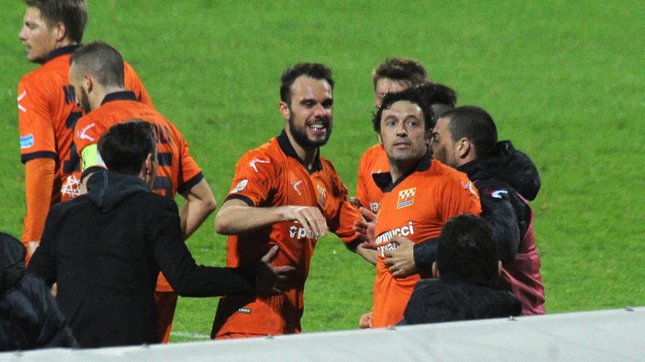 La gioia di Colombo dopo un gol