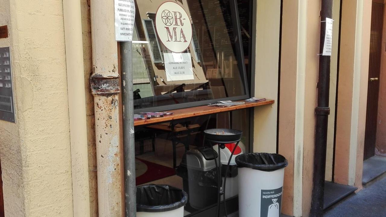 «Dehors, a Modena la burocrazia ci sta uccidendo»