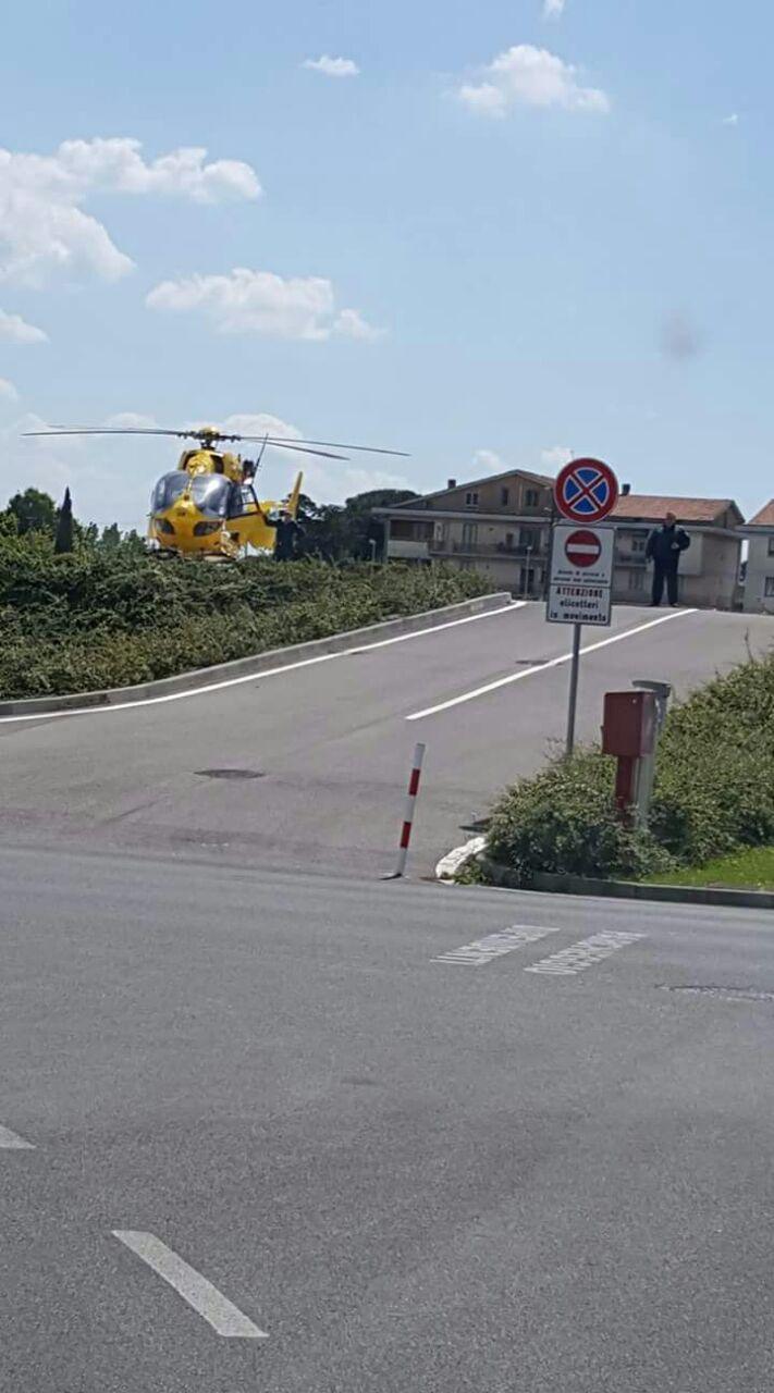 L'elicottero che ha trasferito la donna a Firenze
