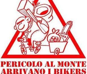 Flash mob dei ciclisti «Non siamo vandali amiamo la natura»