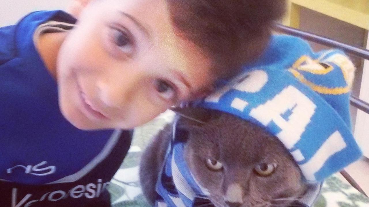 Dalle ragazze biancazzurre allo stadio al gatto Cippi con il piccolo Jacopo