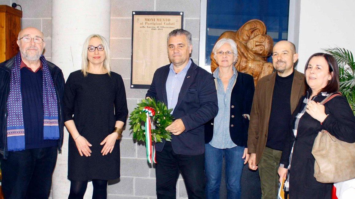 Al liceo Ariosto un monumento per i partigiani