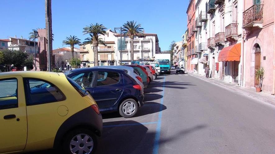 Soste a pagamento a Bosa: le tariffe restano uguali