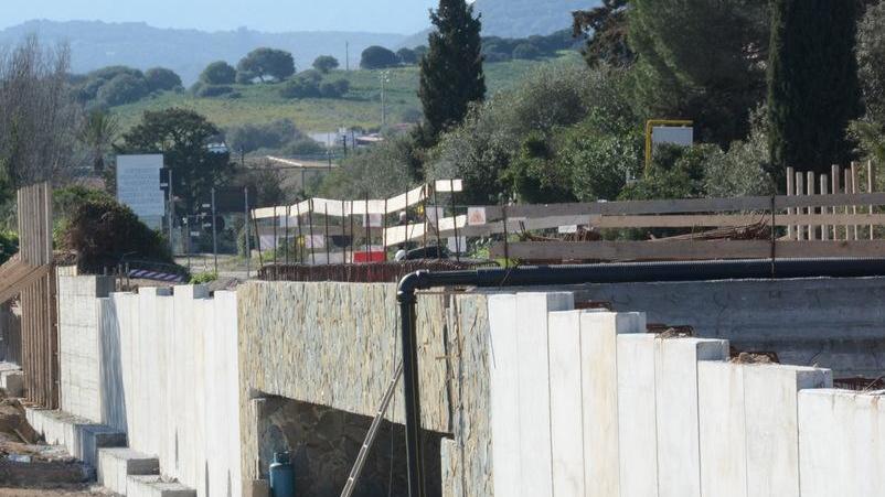 Ponte sul rio Siligheddu, monta la rabbia a Isticadeddu