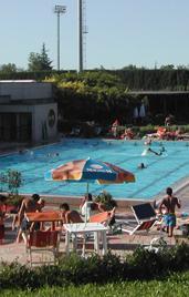 Corsa contro il tempo per aprire la piscina 