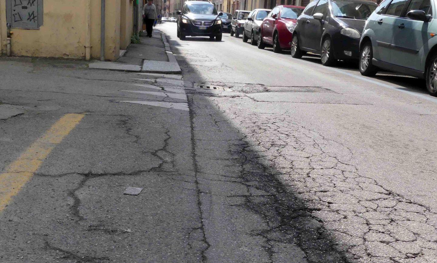 E in città aumentano le buche 