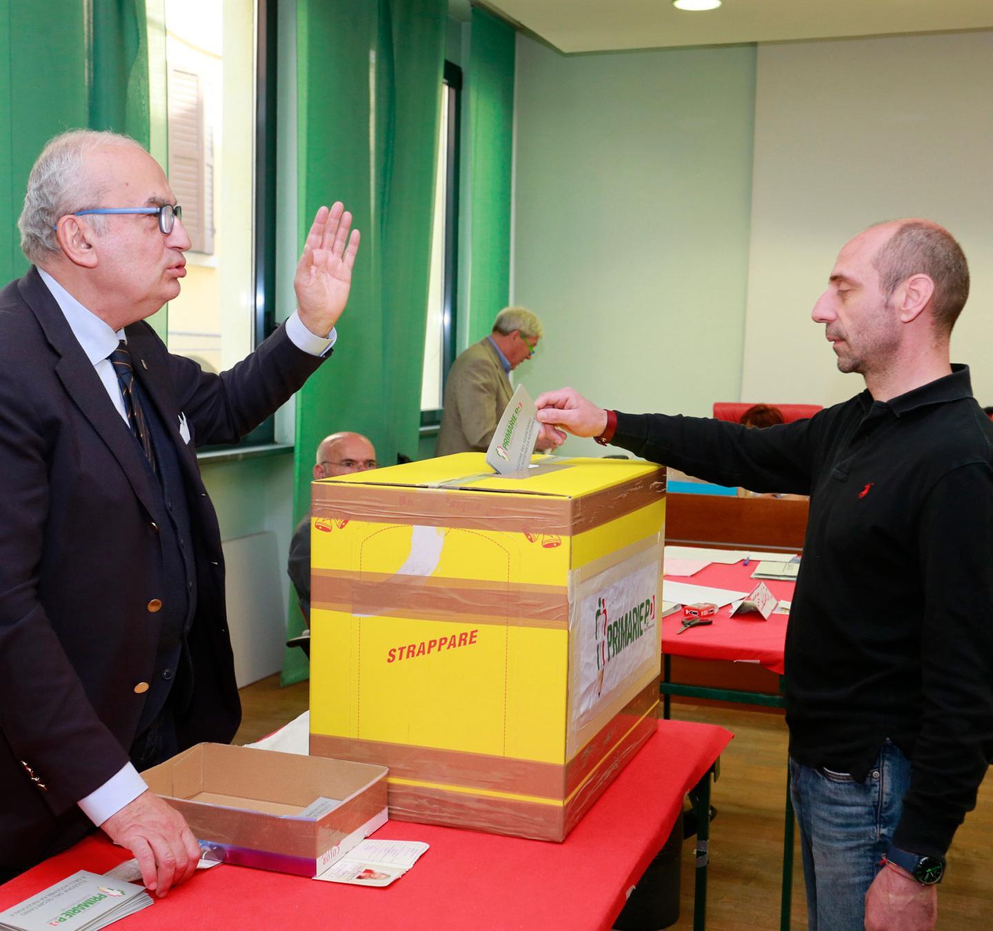 Primarie Pd: Renzi va oltre il 75% ma a Modena il Pd perde metà voti  