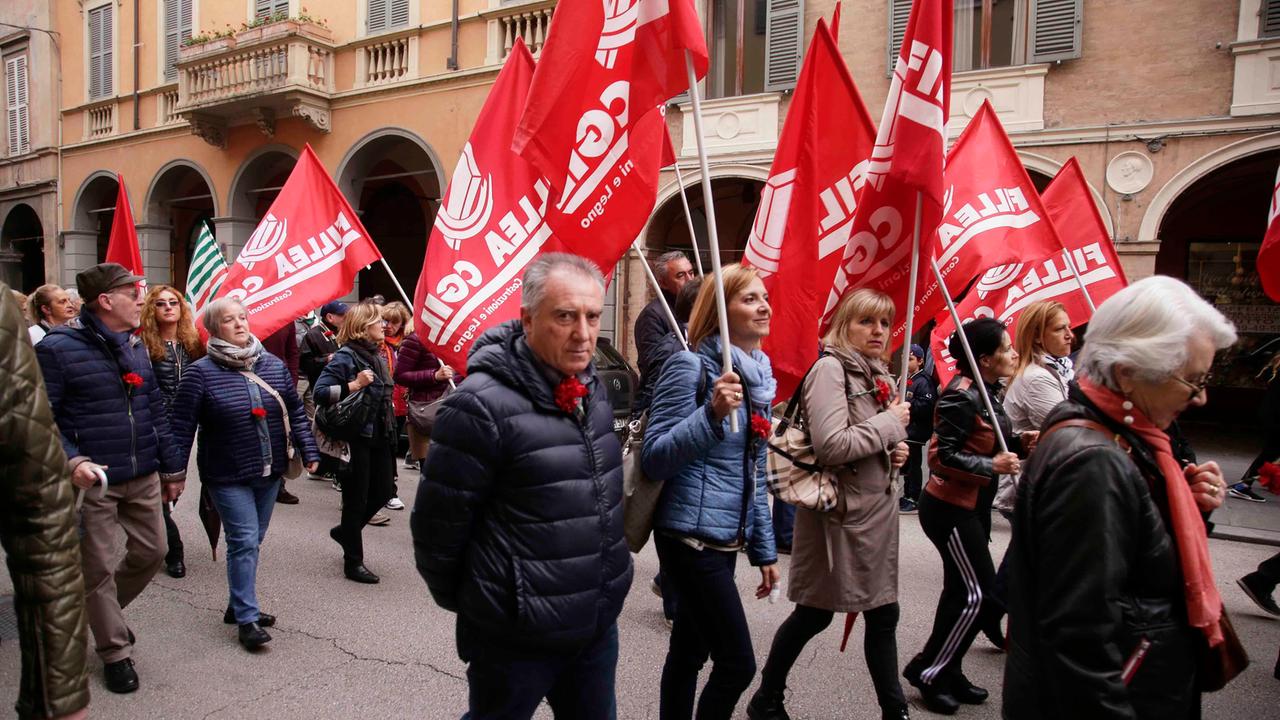 La festa dei Lavoratori: Primo Maggio a Reggio Emilia tra pioggia, lotta e speranza