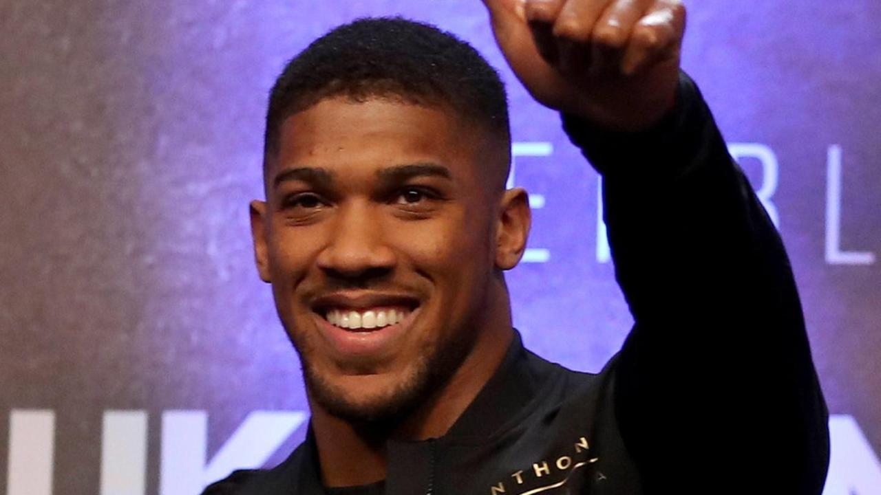Pugilato, mondiale dei pesi massimi Joshua batte Klitschko per ko tecnico