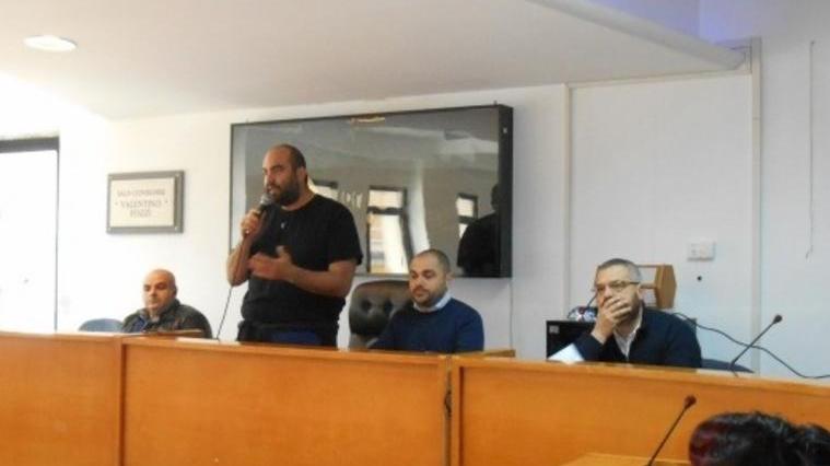 Bonorva, tutti con il sindaco: i baby migranti salveranno le scuole