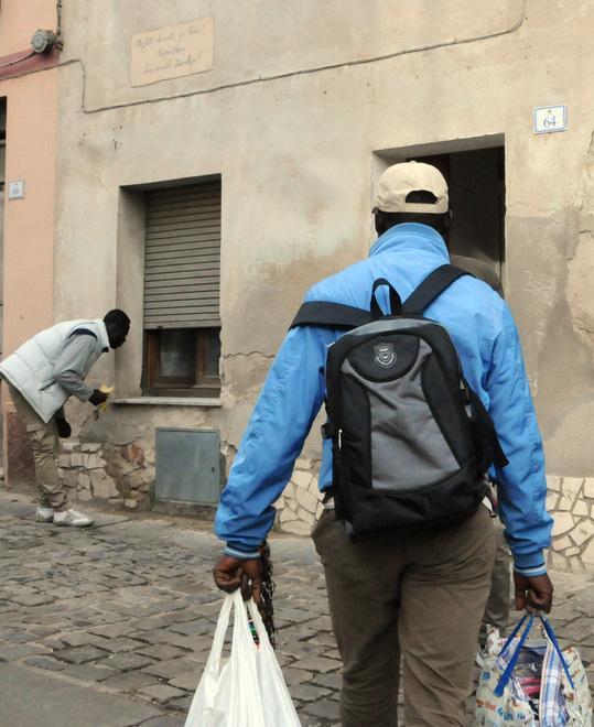 Migranti, boom di richieste per l’affido dei bambini 