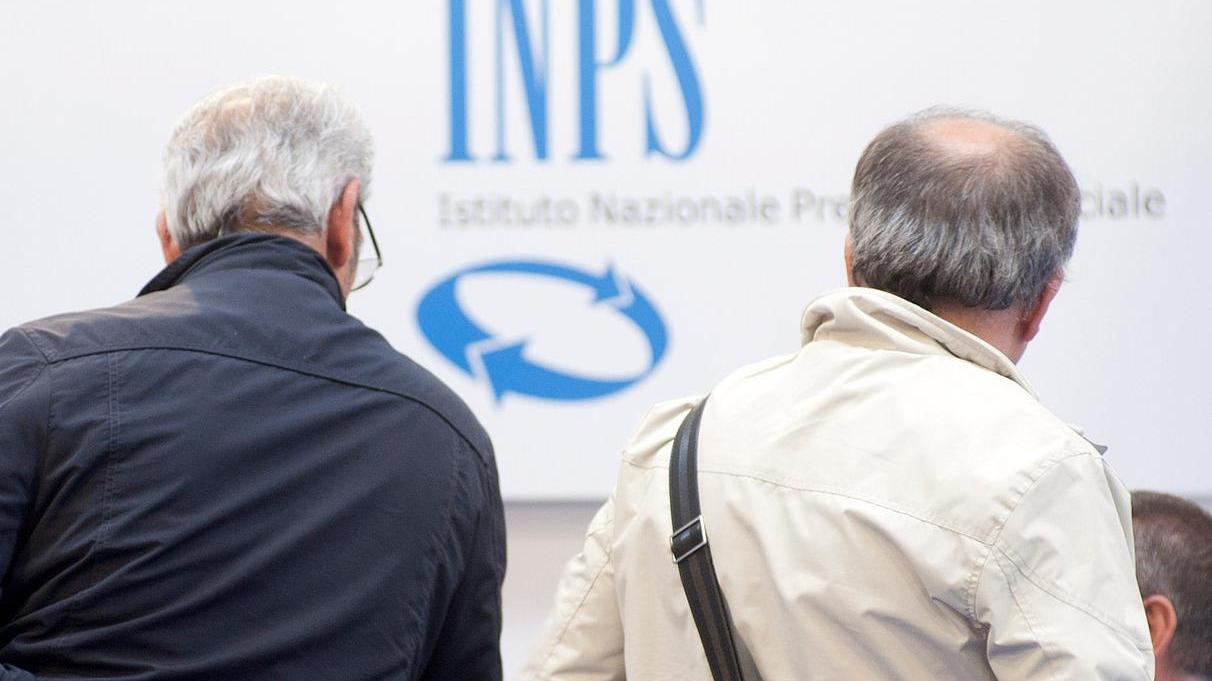 Montefiorino, falsi lavori per truffare l’Inps: 38 nei guai