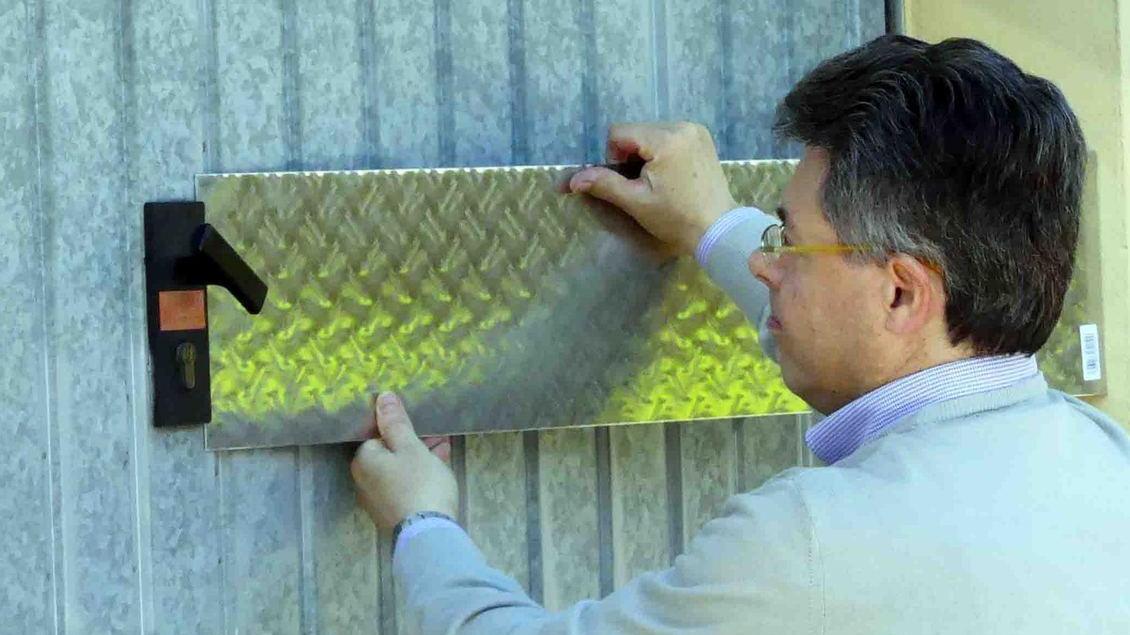 Via Pitteri, furti nei garage con la tecnica del buco