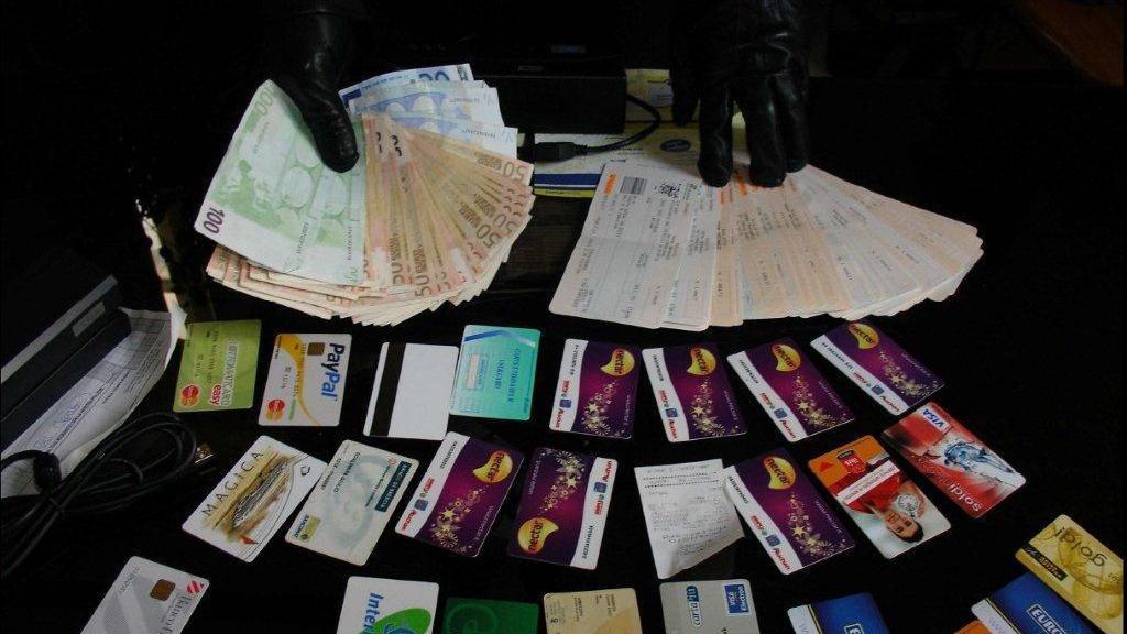 Numerosi gli acquisti con carte di credito clonate