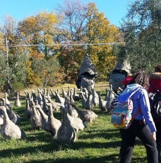 Il giardino di Daniel Spoerri si spalanca ai bimbi 