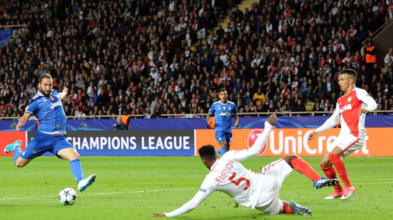 Il primo gol di Higuain