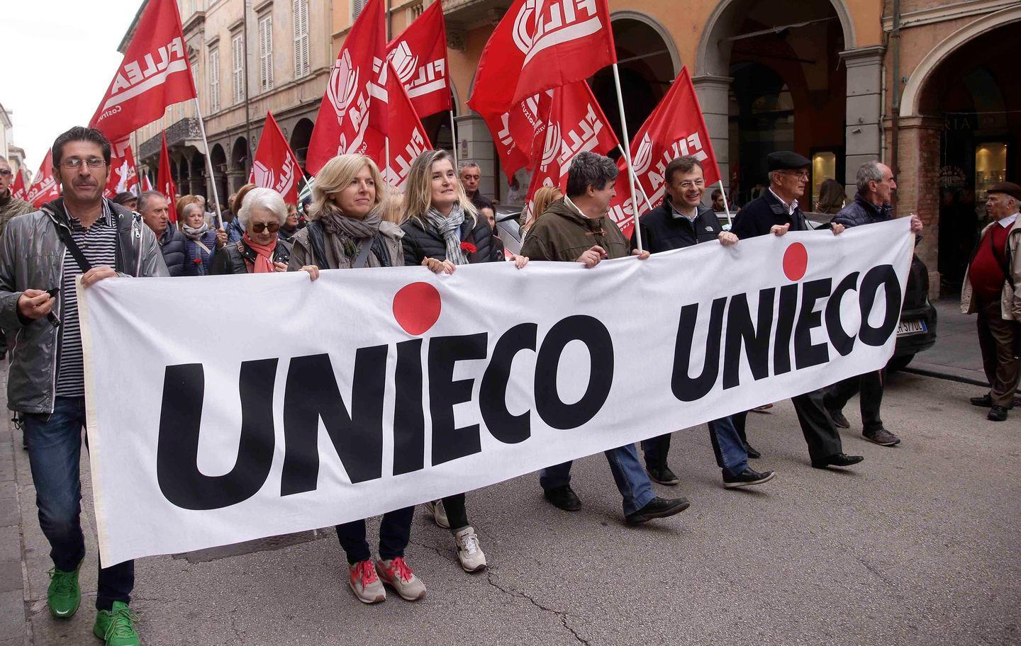 «Siamo operai, non soci Unieco» 