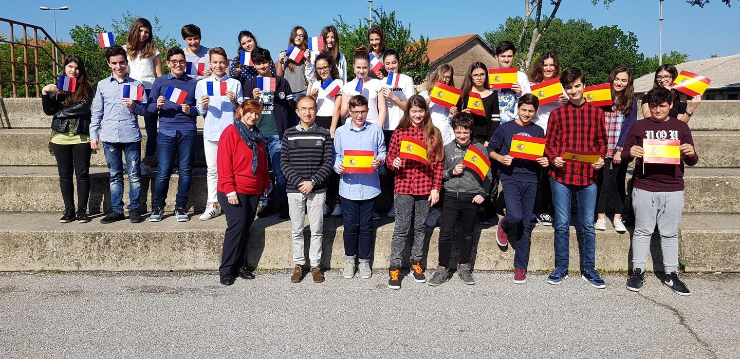 Due progetti per le lingue per un diploma agli studenti