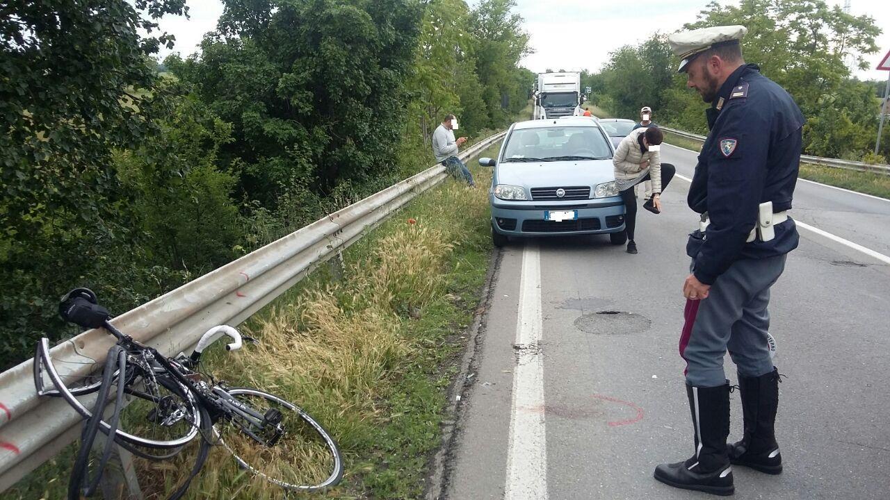 Sant'Ilario: auto tampona e ferisce in modo serio un ciclista