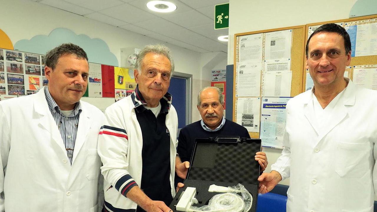 L’Avis dona una sonda a Pediatria