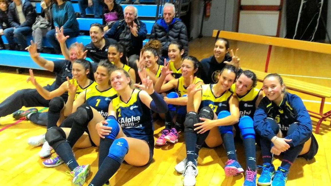 Poker pisano in C maschile fra le donne sorride il Cus